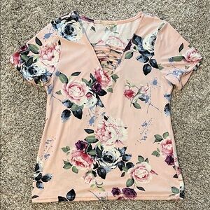 Urbanology Floral V-Neck Short Sleeve Top
